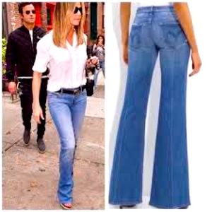 MOTHER Denim The Wilder Flare Jeans. Medium Kitty wash. Size 26